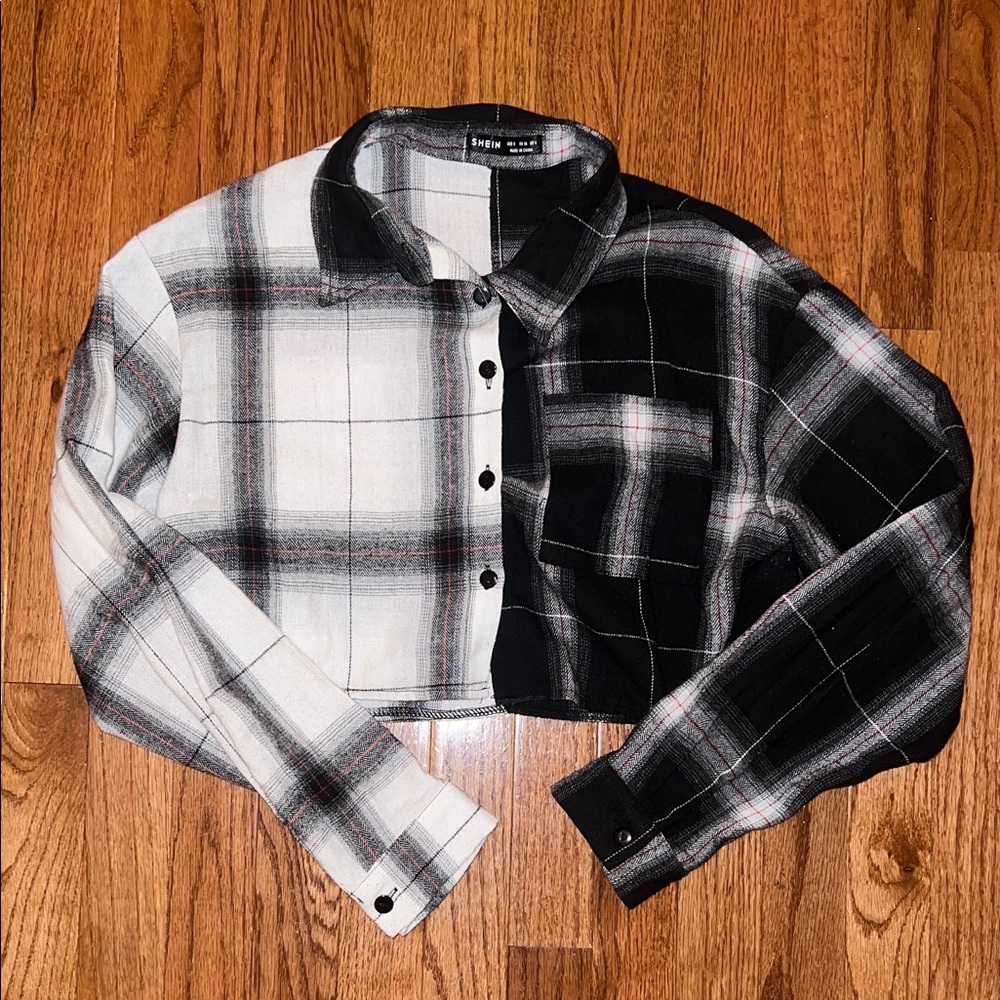 SHEIN Black & White Cropped Button Down Flannel Shirt Women’s Size Small